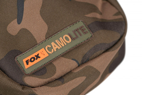 clu438_fox_camolite_shoulder_bag_logo_detail.jpg