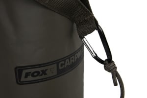 CCC058_Fox_Welded_Carpmaster_Water_Carrier_10L_logo_and_carabina_detail.jpg