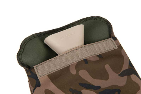 clu521_fox_camolite_hot_water_bottle_flap_open.jpg