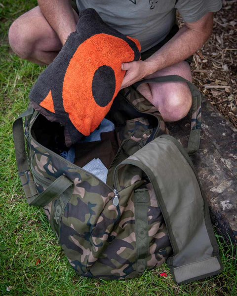 clu520_camolite_kit_bag_in_use_3.jpg