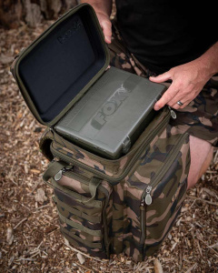 clu483_camolite_compact_rucksack_in_use_9.jpg