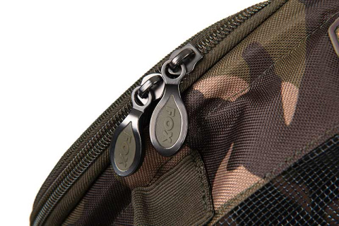 clu504_fox_camolite_boilie_waist_bag_zips.jpg