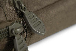 clu569_fox_voyager_shoulder_bag_logo_detail_2.jpg