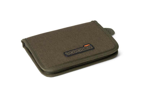 clu570_fox_voyager_licence_wallet_main.jpg