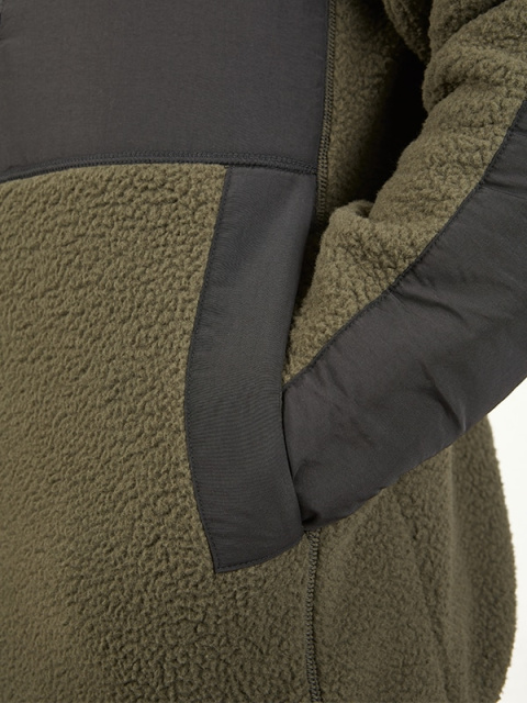 Tundra-Fleece-Pocket.jpg
